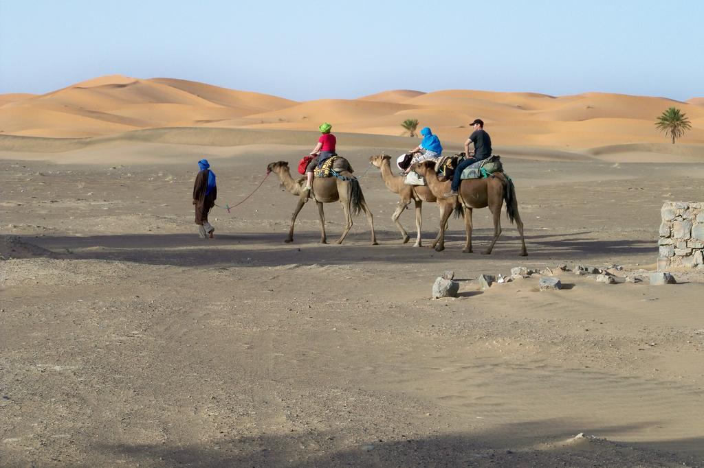 Kasbah Tamariste Bed & Breakfast Merzouga Bagian luar foto